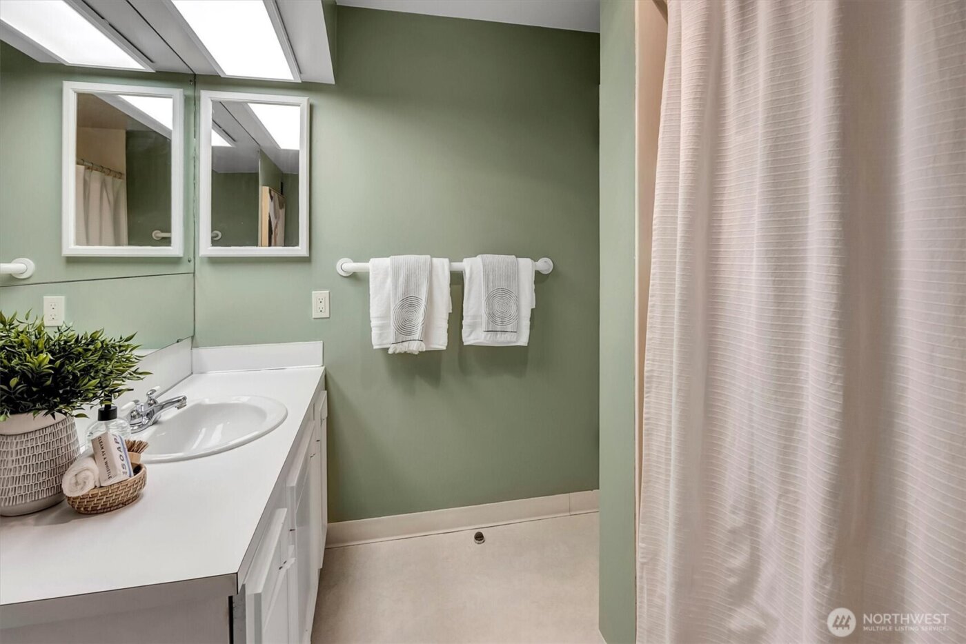 2040 43rd Avenue E #313, Seattle, WA 98112