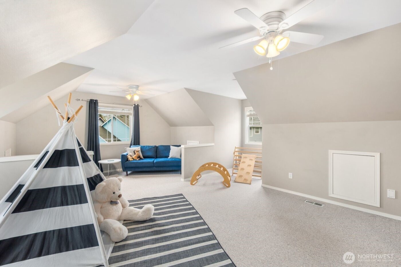 1424 Latham Court , Dupont, WA 98327