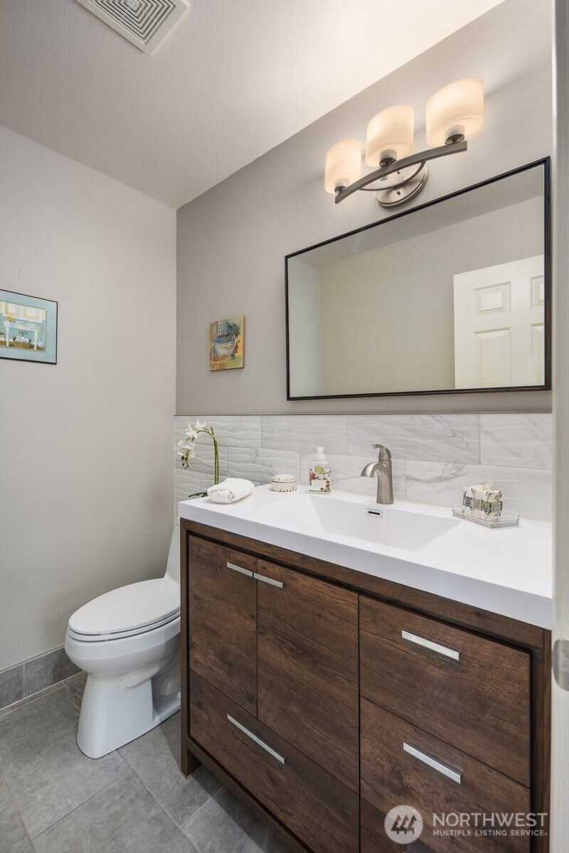 1424 Latham Court , Dupont, WA 98327