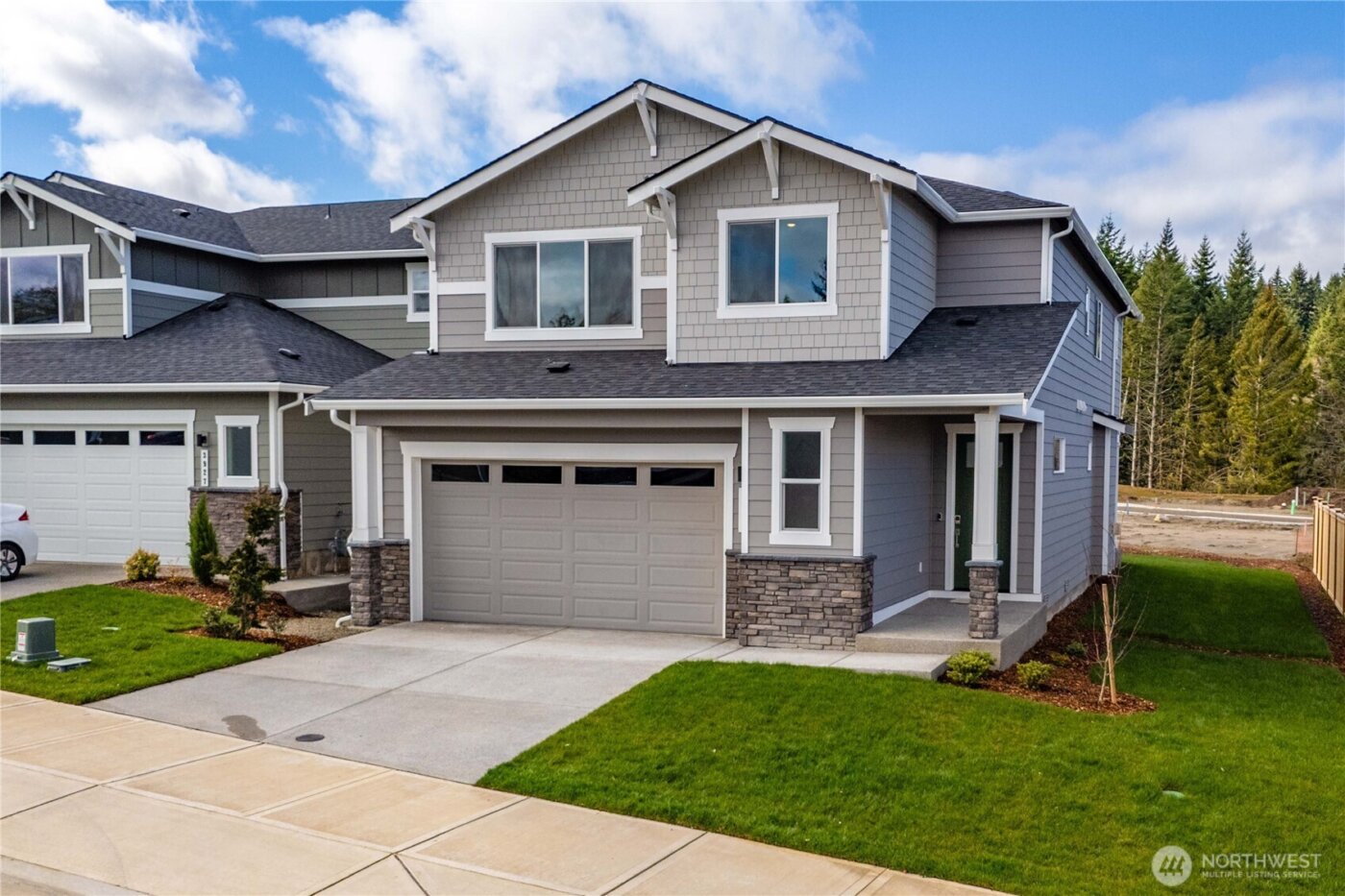 3923 McCormick Village Drive , Bremerton, WA 98312