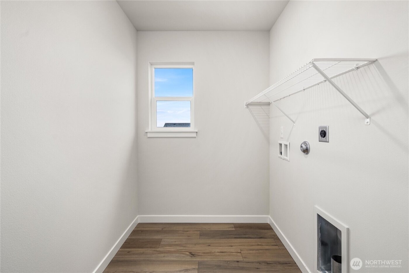 3923 McCormick Village Drive , Bremerton, WA 98312