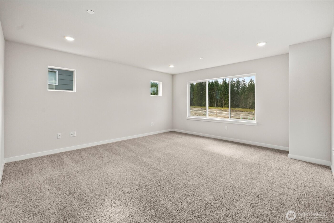 3923 McCormick Village Drive , Bremerton, WA 98312