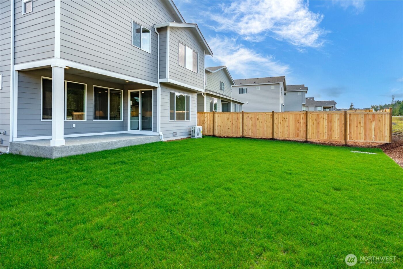 3923 McCormick Village Drive , Bremerton, WA 98312