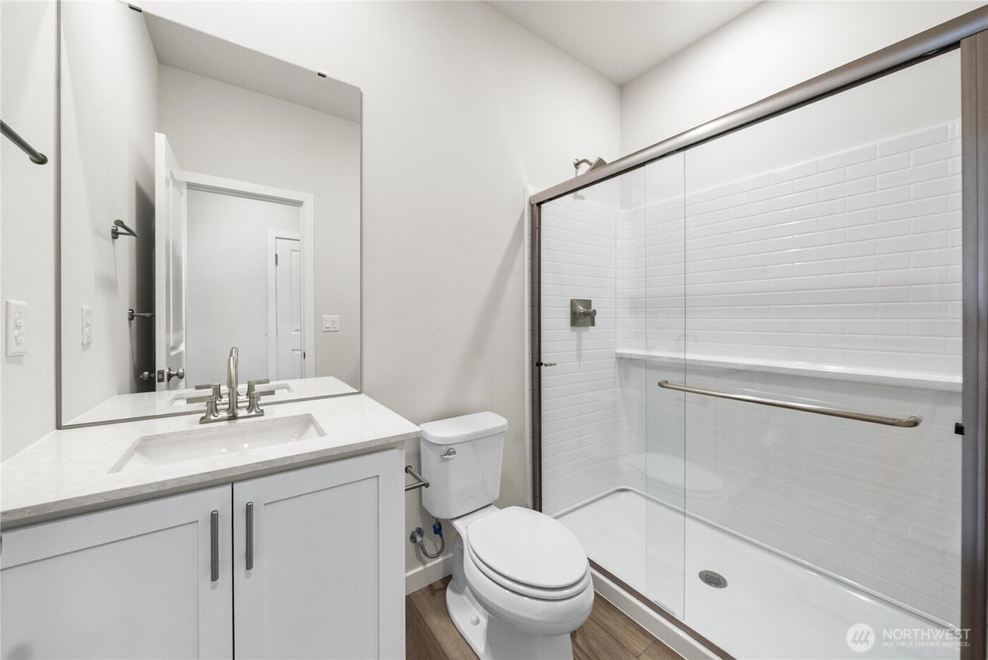 3923 McCormick Village Drive , Bremerton, WA 98312