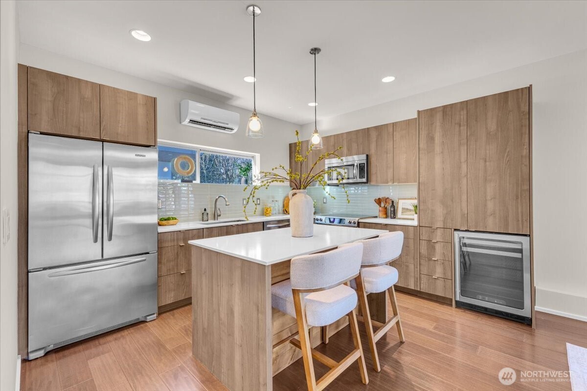 3001 60th Avenue SW, Seattle, WA 98116