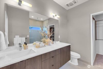 3001 60th Avenue SW, Seattle, WA 98116 - Photo 29