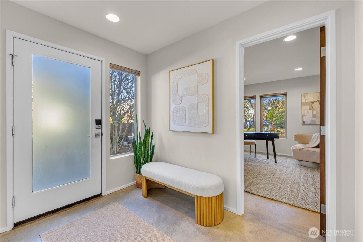 3001 60th Avenue SW, Seattle, WA 98116