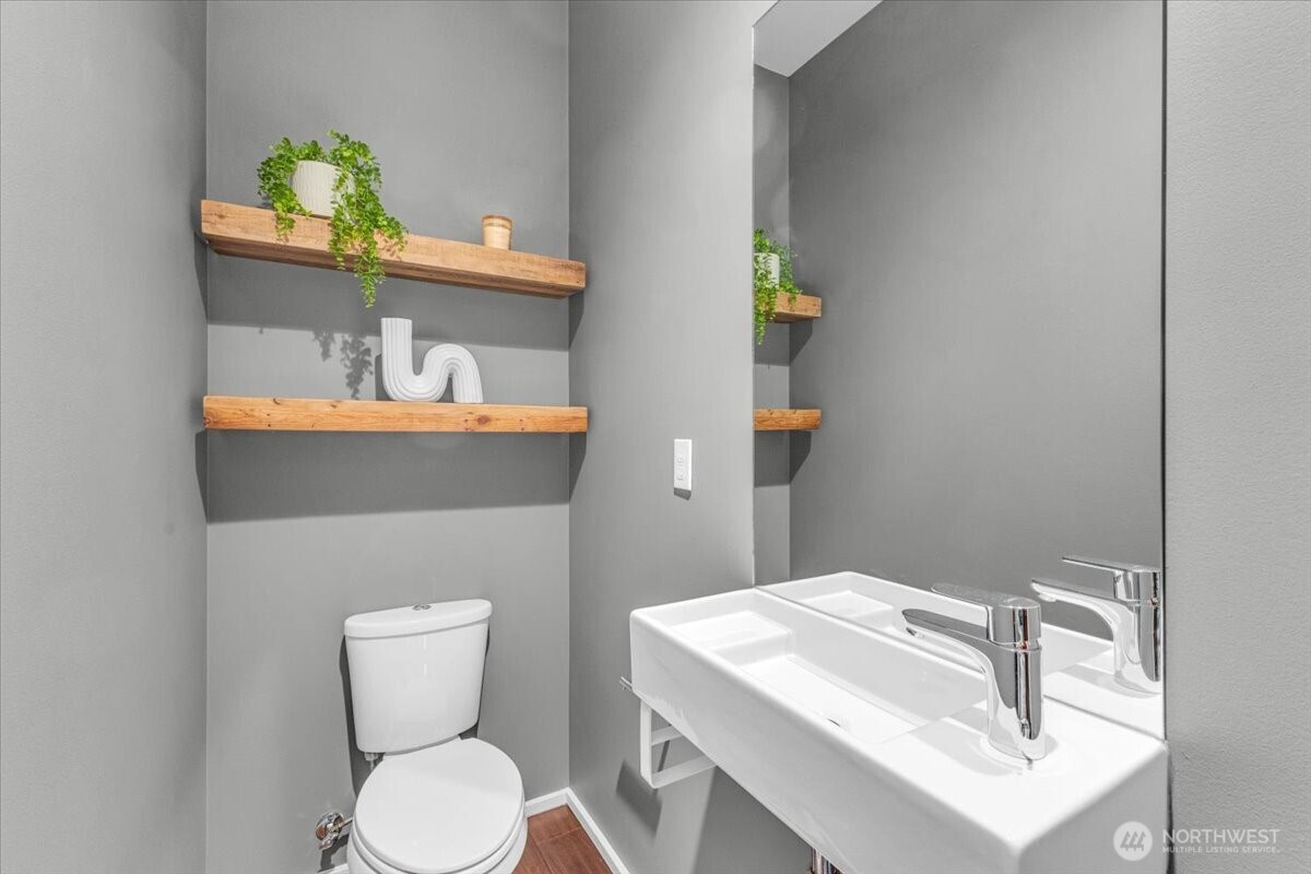 3001 60th Avenue SW, Seattle, WA 98116