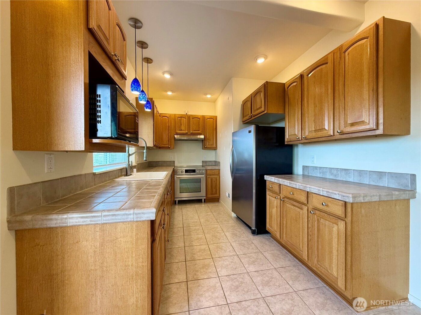 317 Sand Dune Avenue SW, Ocean Shores, WA 98569