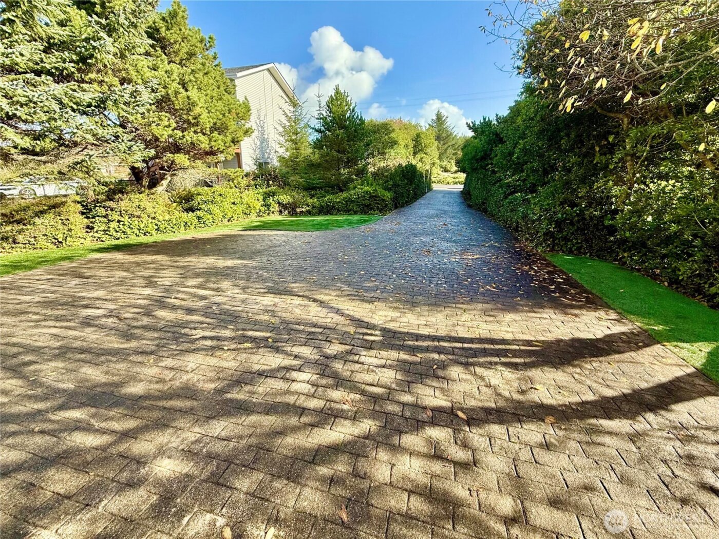 317 Sand Dune Avenue SW, Ocean Shores, WA 98569