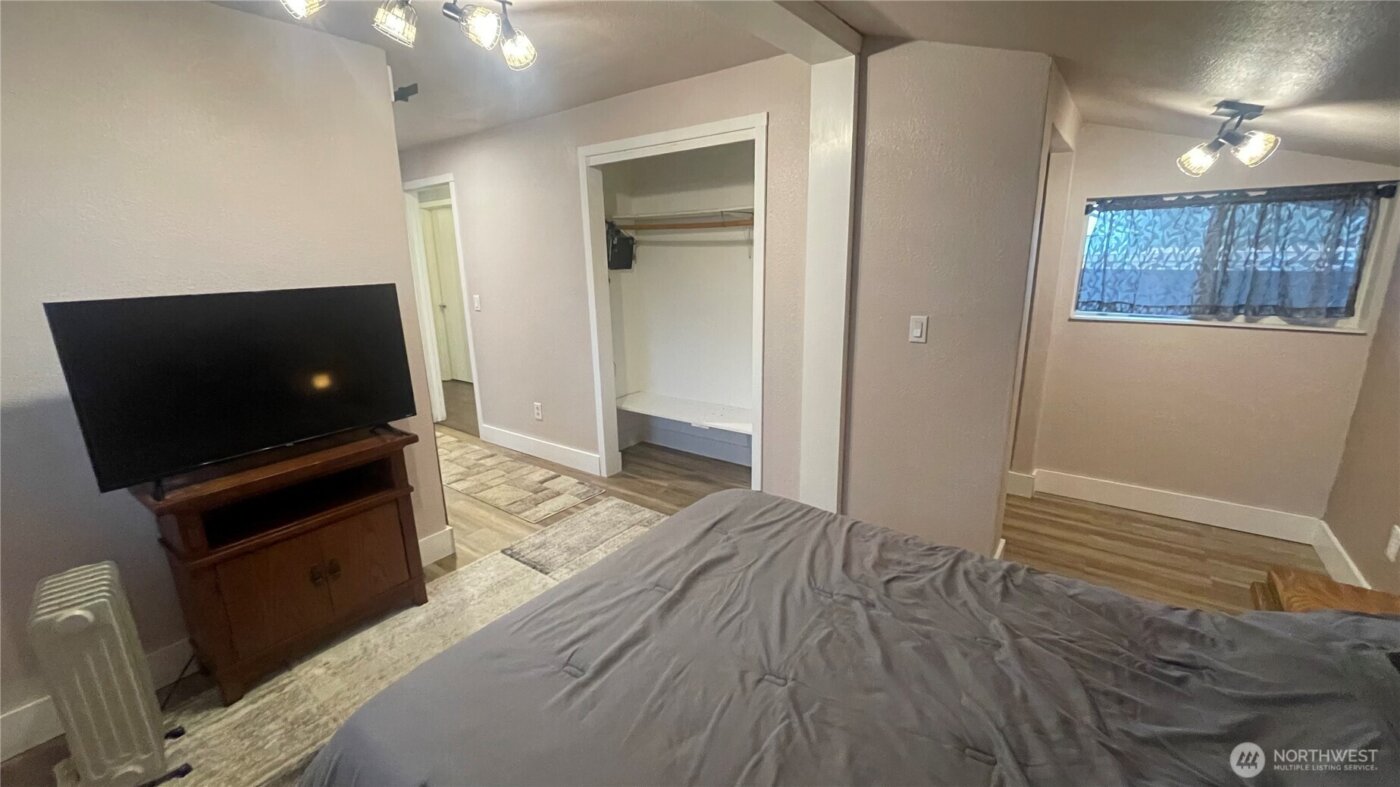 409 N 11th Street , Elma, WA 98541