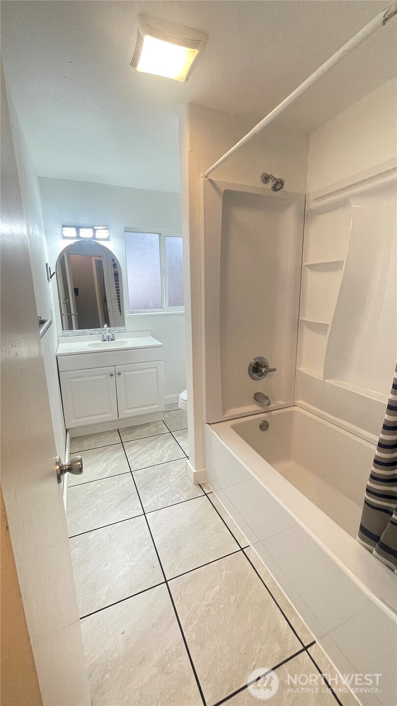 409 N 11th Street , Elma, WA 98541