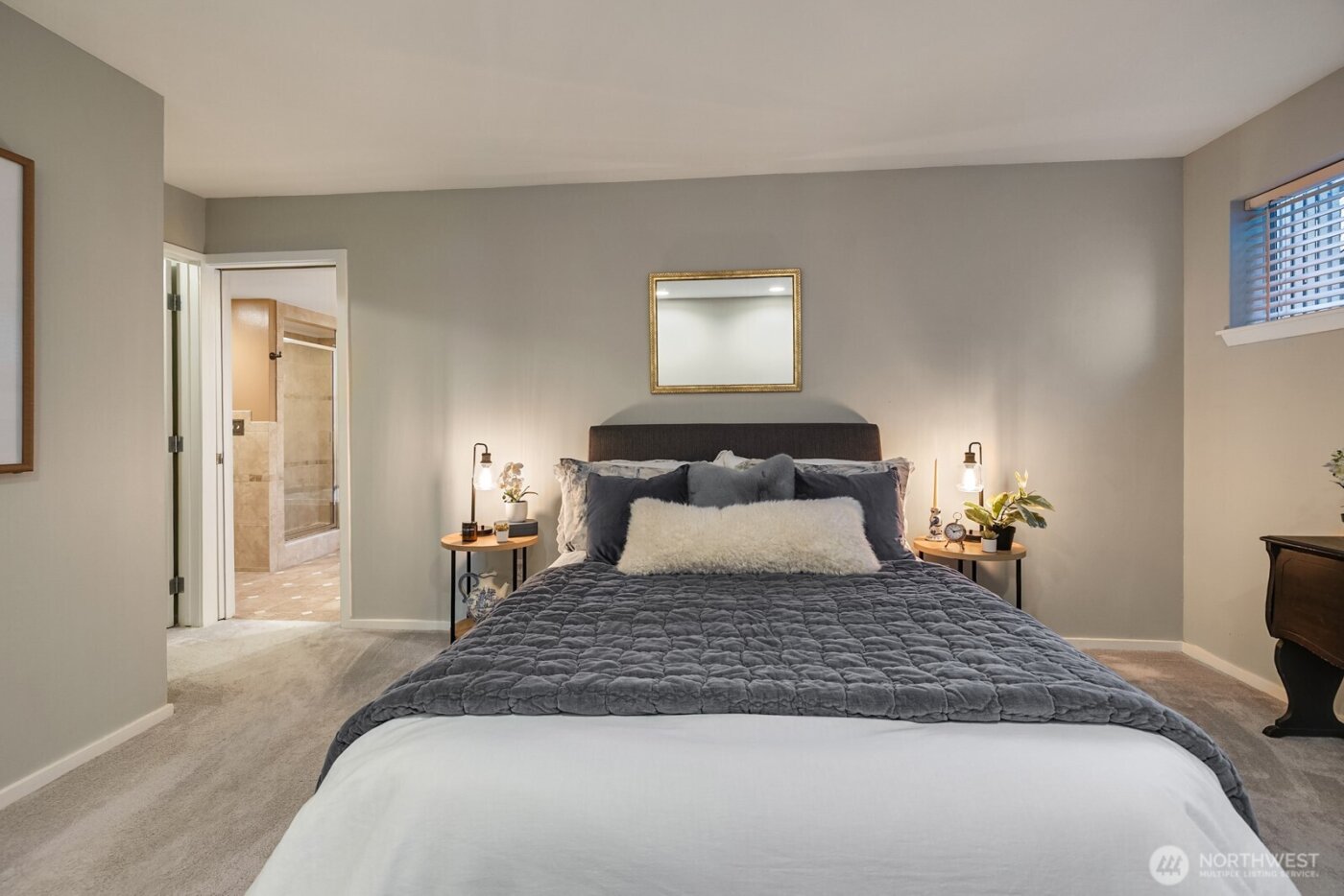 2420 8th Avenue N #201, Seattle, WA 98109