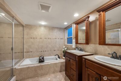 2420 8th Avenue N #201, Seattle, WA 98109 - Photo 21