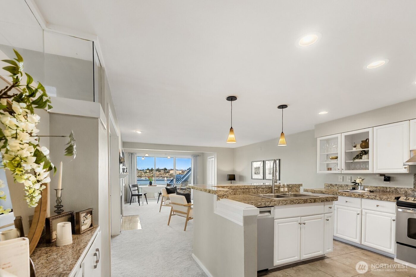 2420 8th Avenue N #201, Seattle, WA 98109