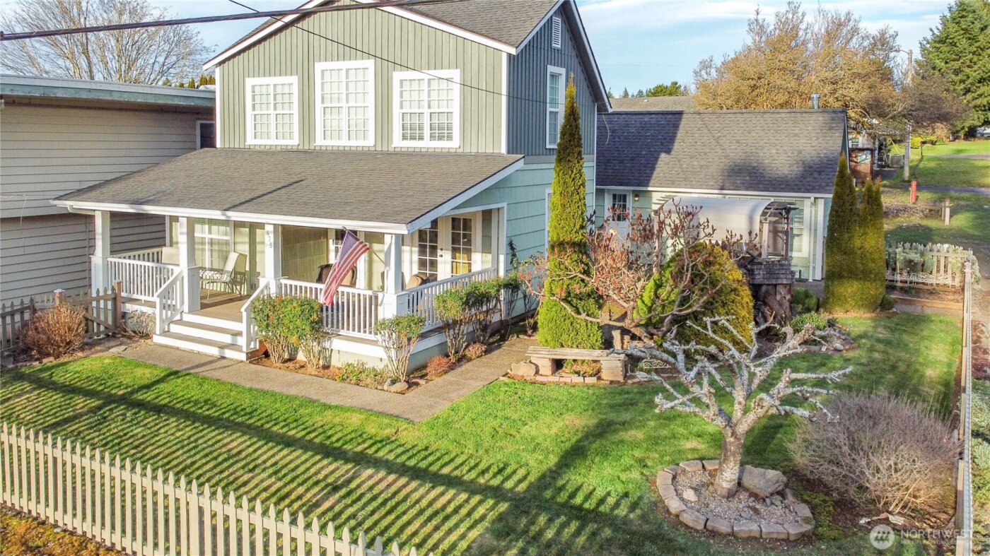 475 Columbia Street , Cathlamet, WA 98612
