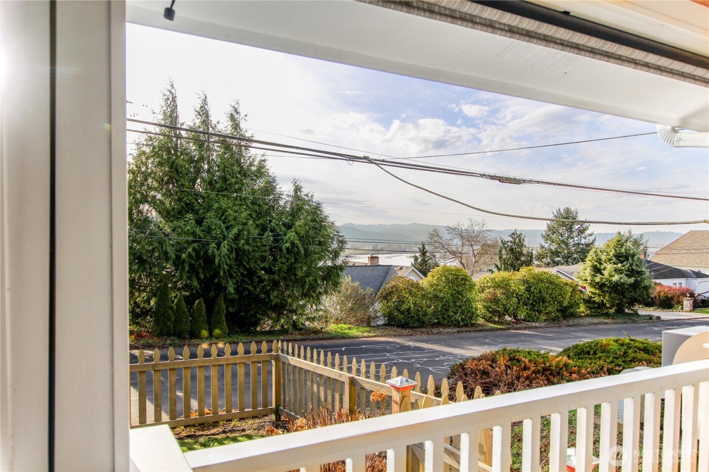 475 Columbia Street , Cathlamet, WA 98612