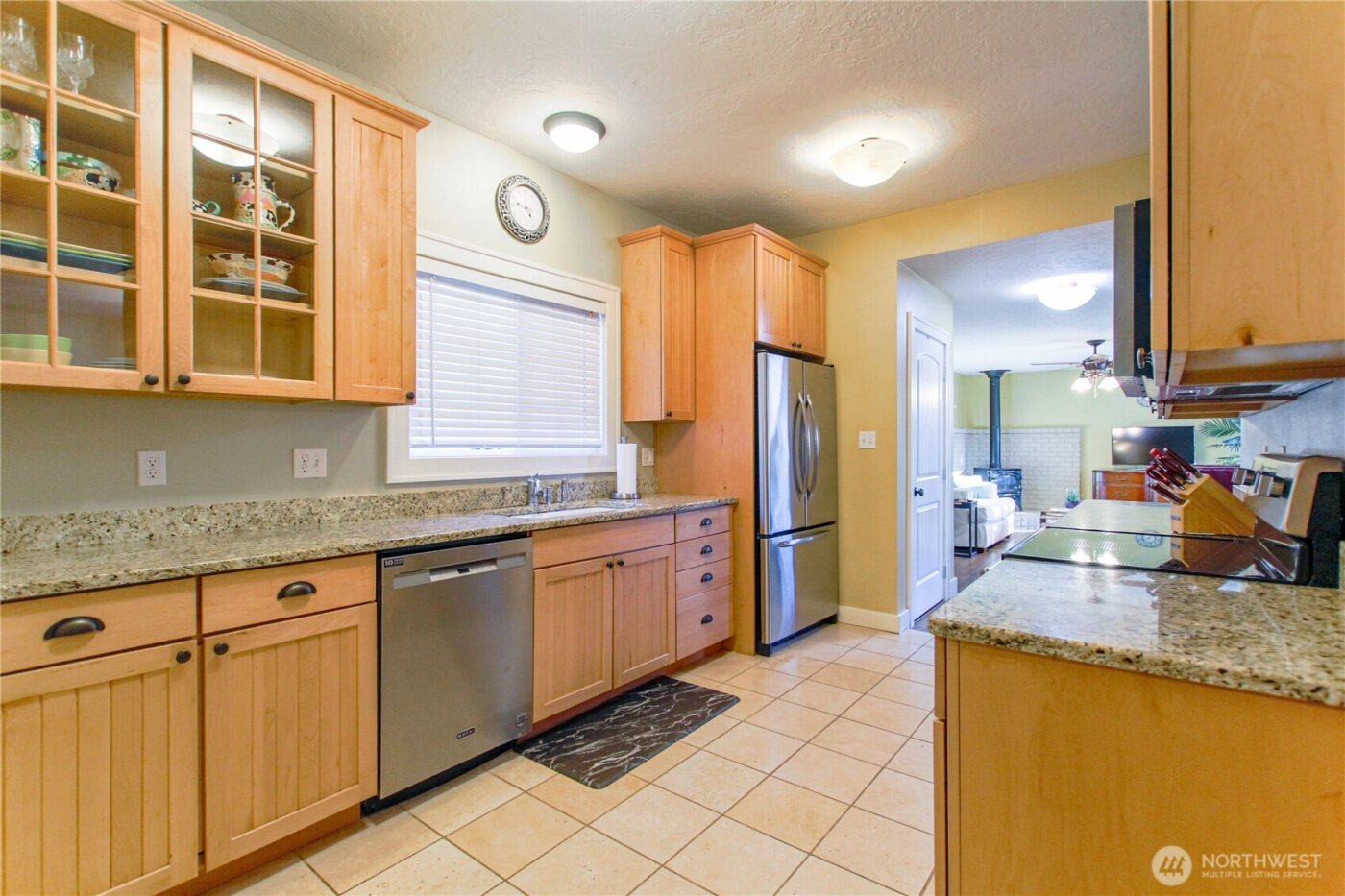 475 Columbia Street , Cathlamet, WA 98612