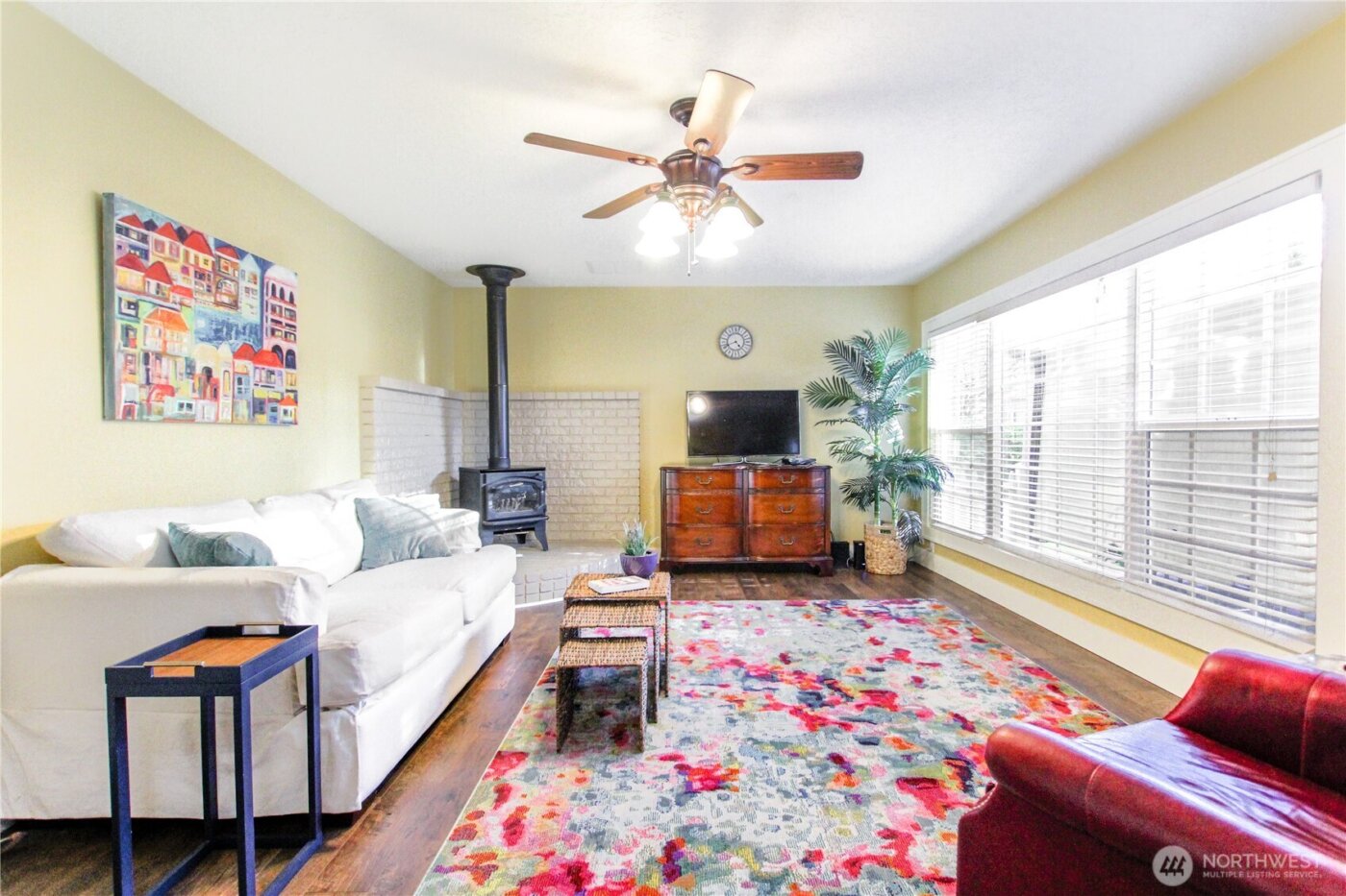 475 Columbia Street , Cathlamet, WA 98612