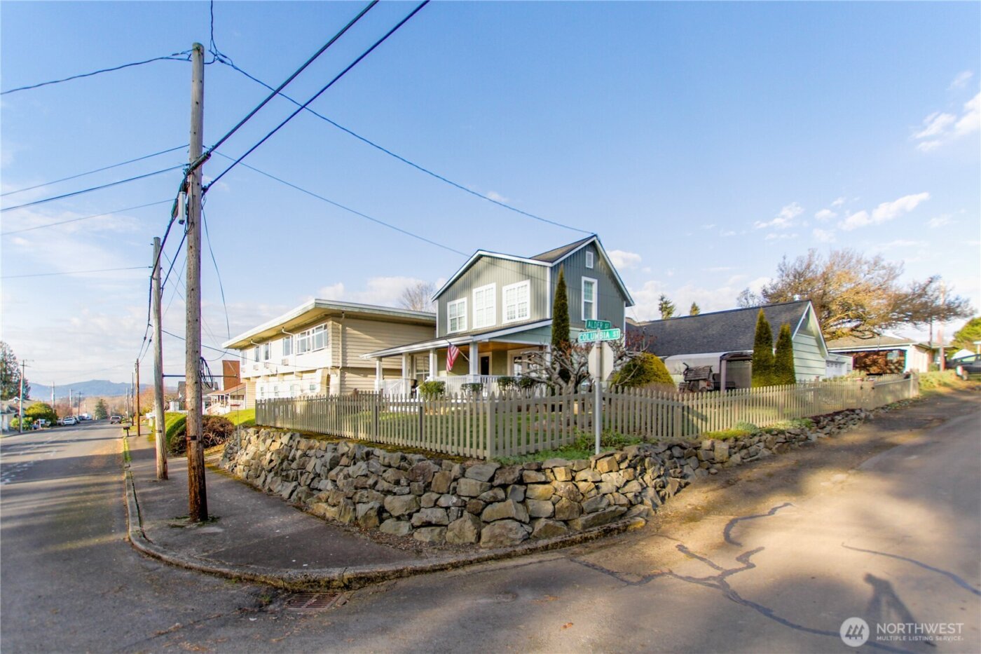 475 Columbia Street , Cathlamet, WA 98612