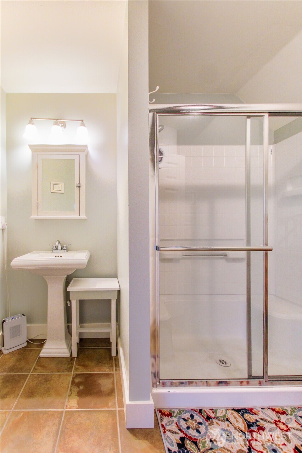 475 Columbia Street , Cathlamet, WA 98612