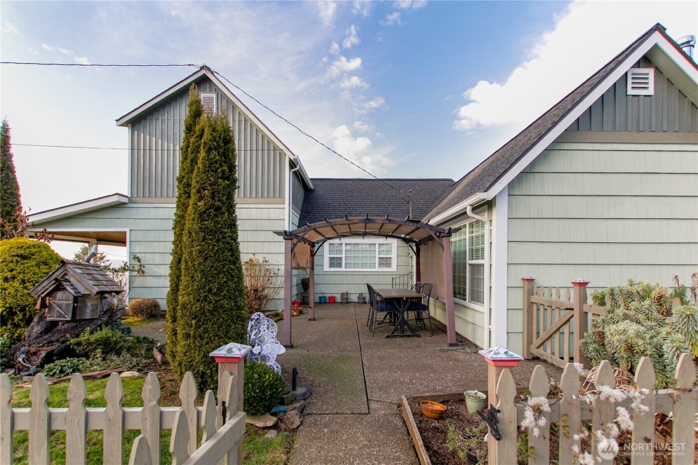 475 Columbia Street , Cathlamet, WA 98612