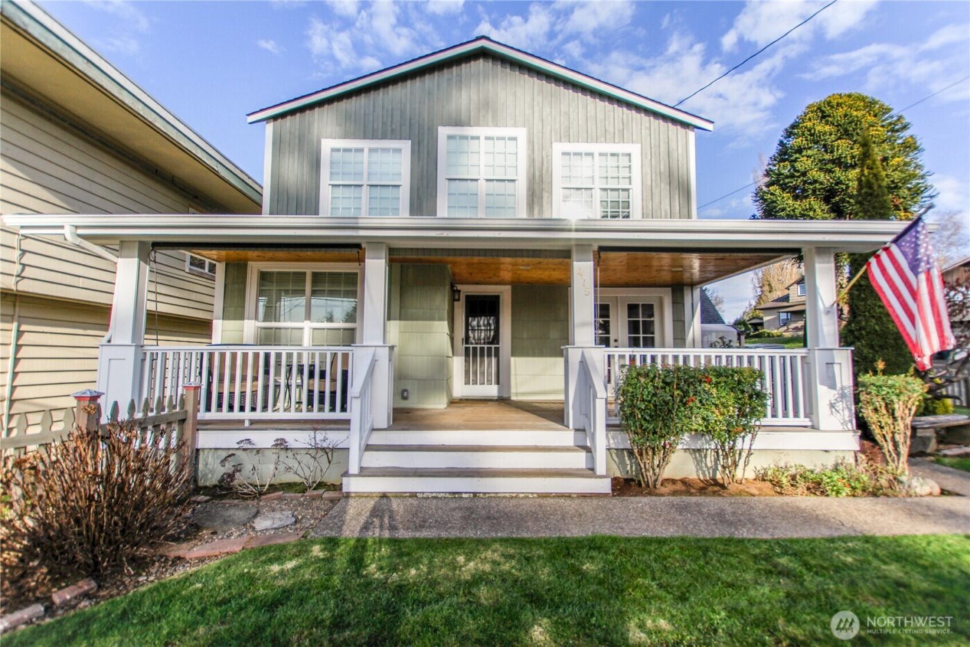 475 Columbia Street , Cathlamet, WA 98612