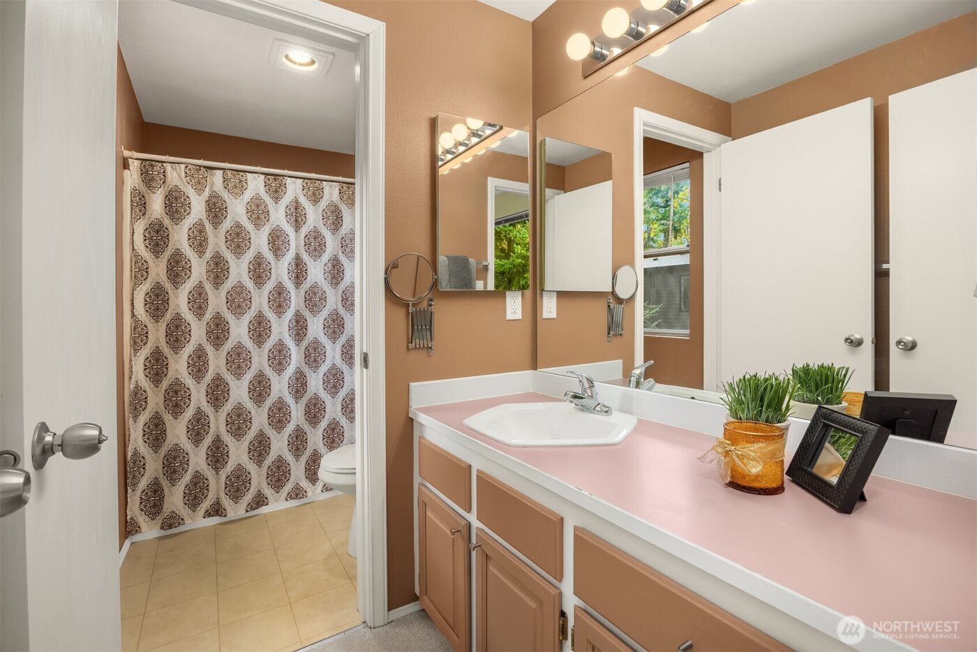 11526 114th Court NE #2A, Kirkland, WA 98033-4529