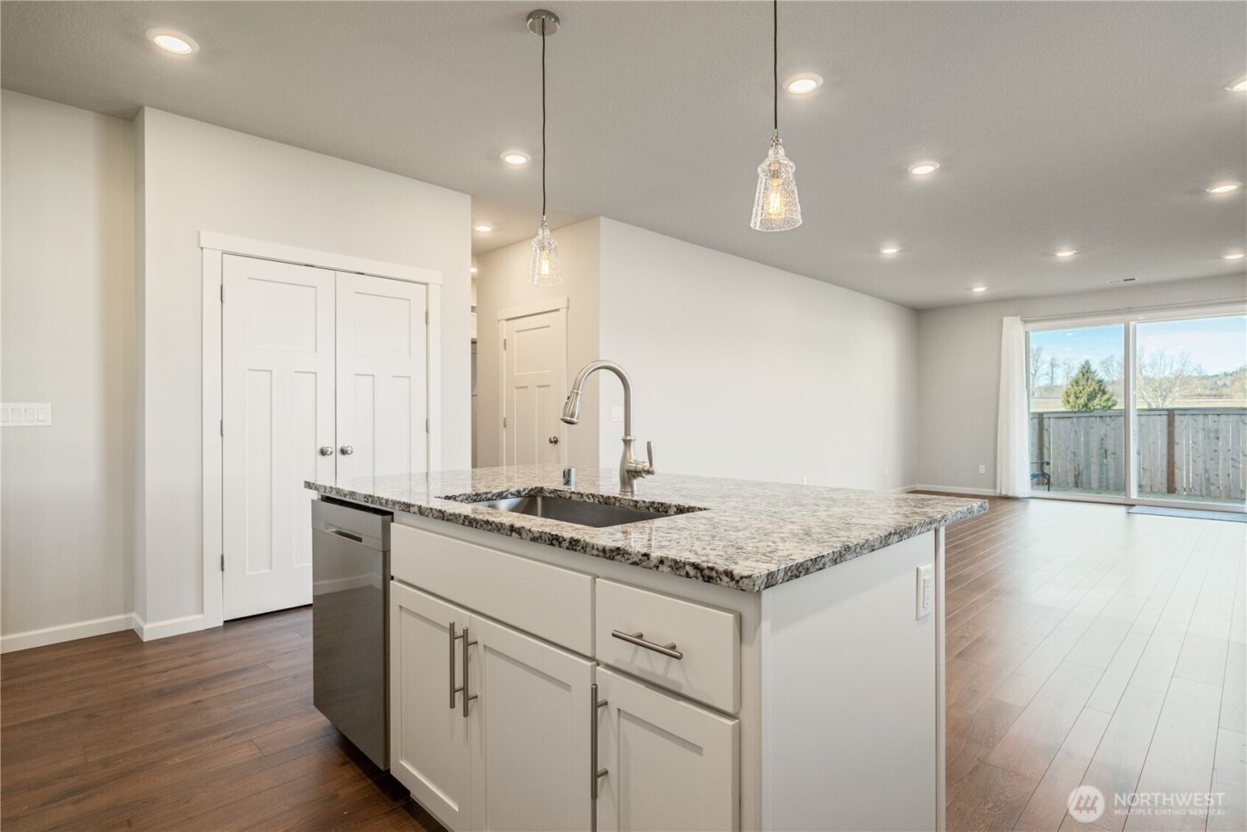 1935 Schneiter Drive , Longview, WA 98632