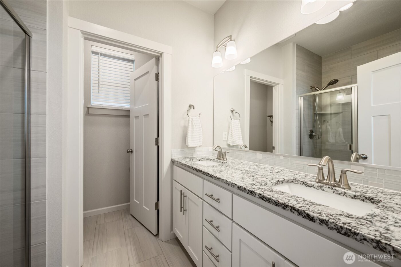 1935 Schneiter Drive , Longview, WA 98632