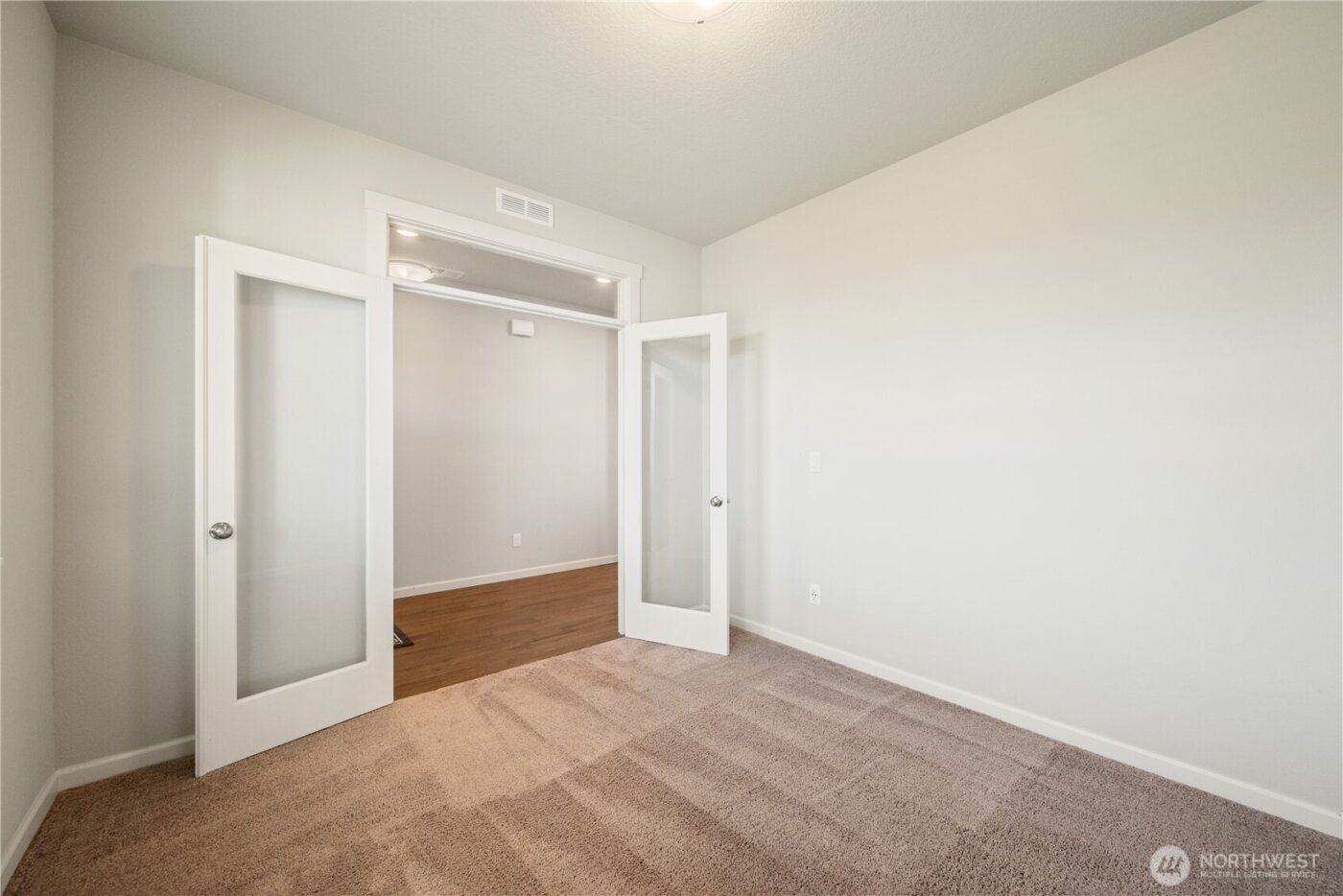 1935 Schneiter Drive , Longview, WA 98632