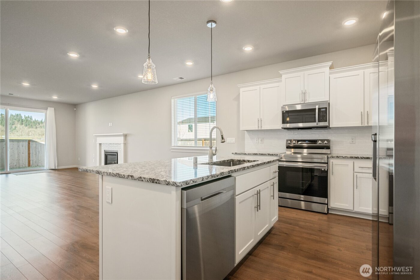 1935 Schneiter Drive , Longview, WA 98632