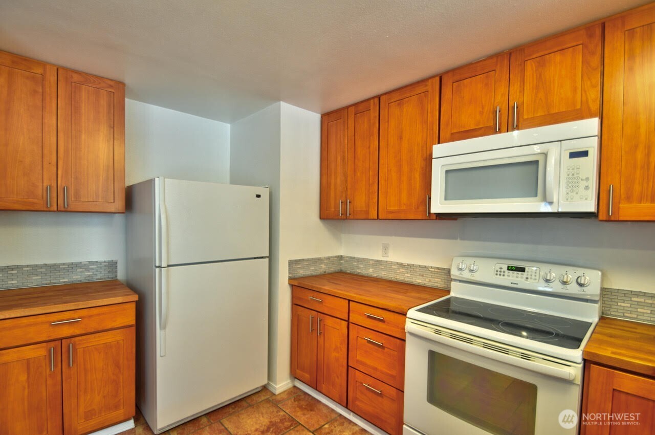 9902 114th Street SW, Lakewood, WA 98498