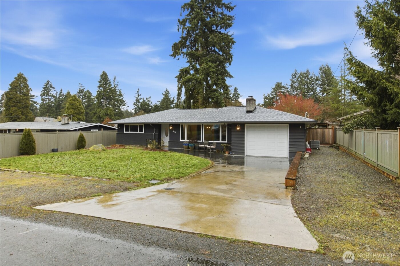 812 Maplewood Avenue , Kent, WA 98030