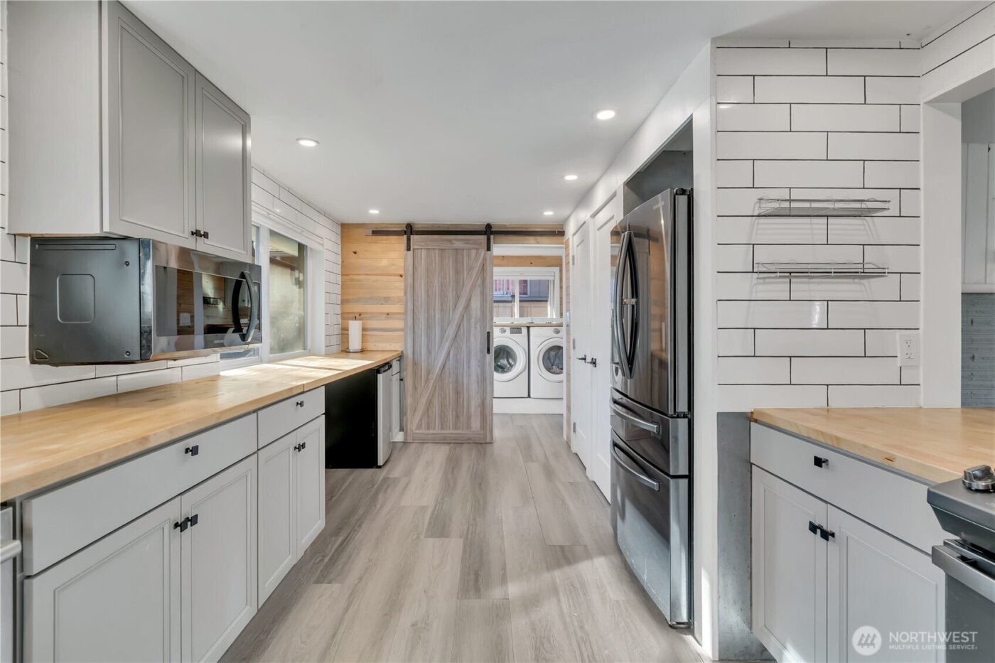 812 Maplewood Avenue , Kent, WA 98030
