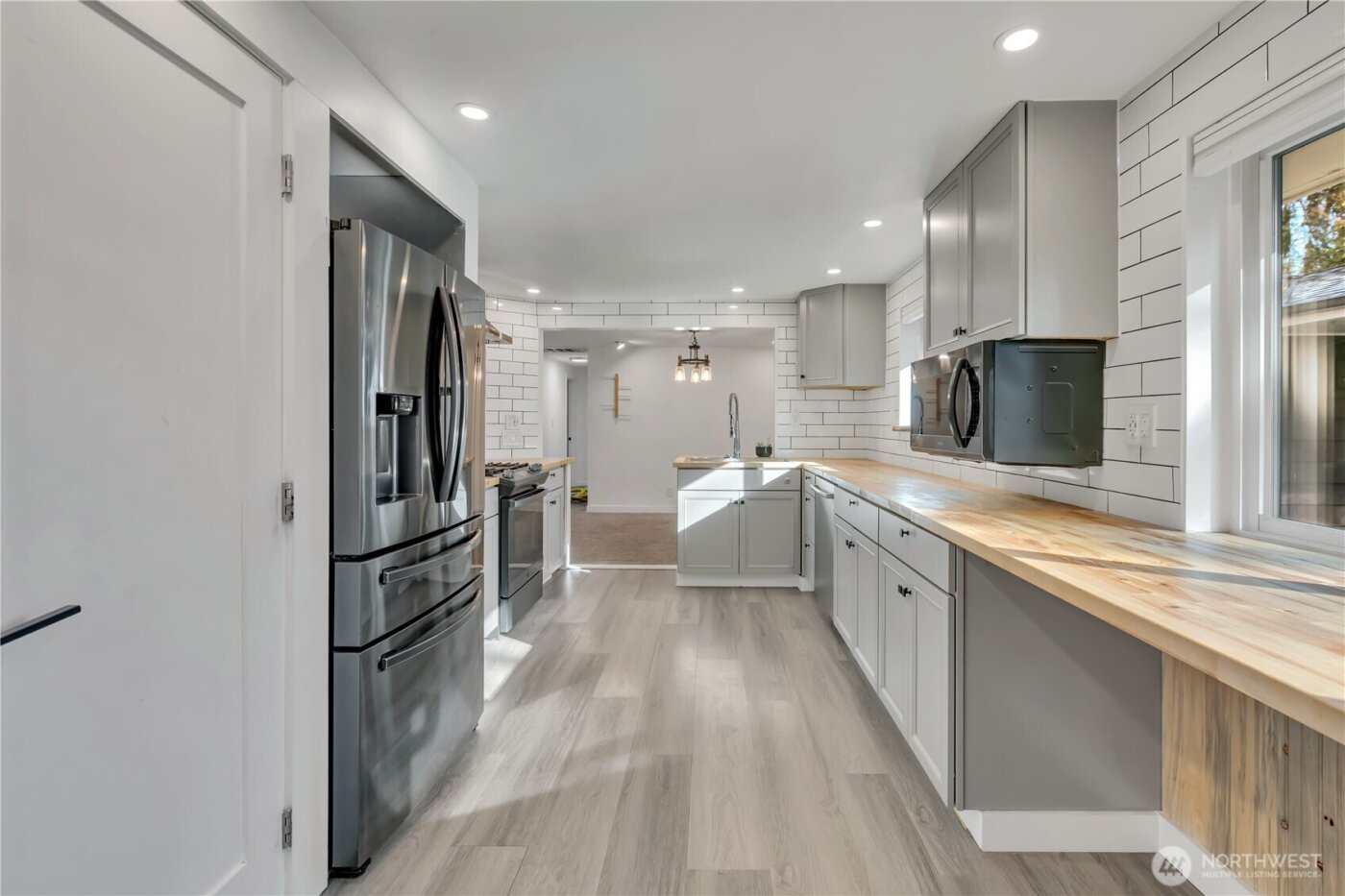 812 Maplewood Avenue , Kent, WA 98030