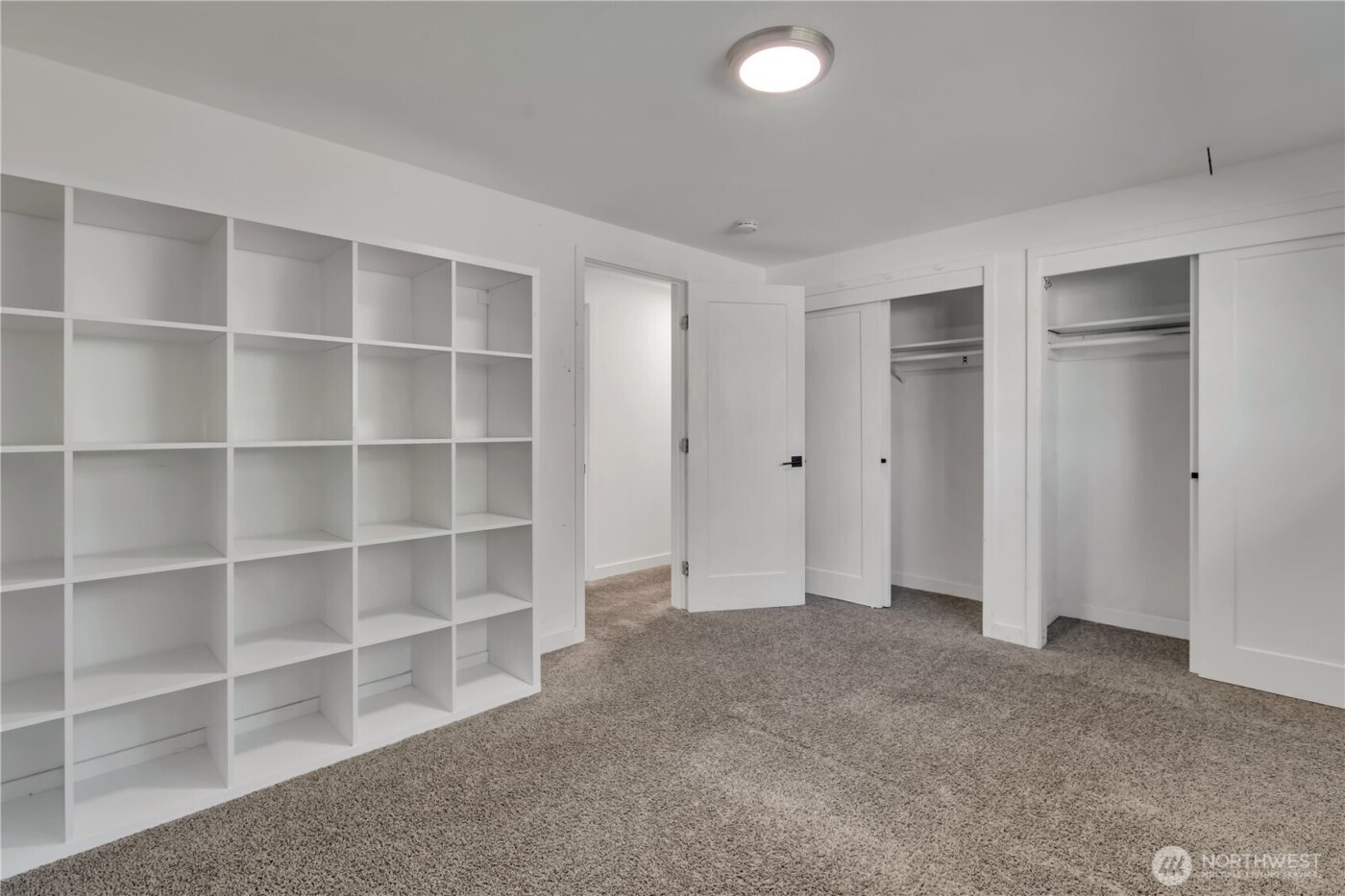 812 Maplewood Avenue , Kent, WA 98030