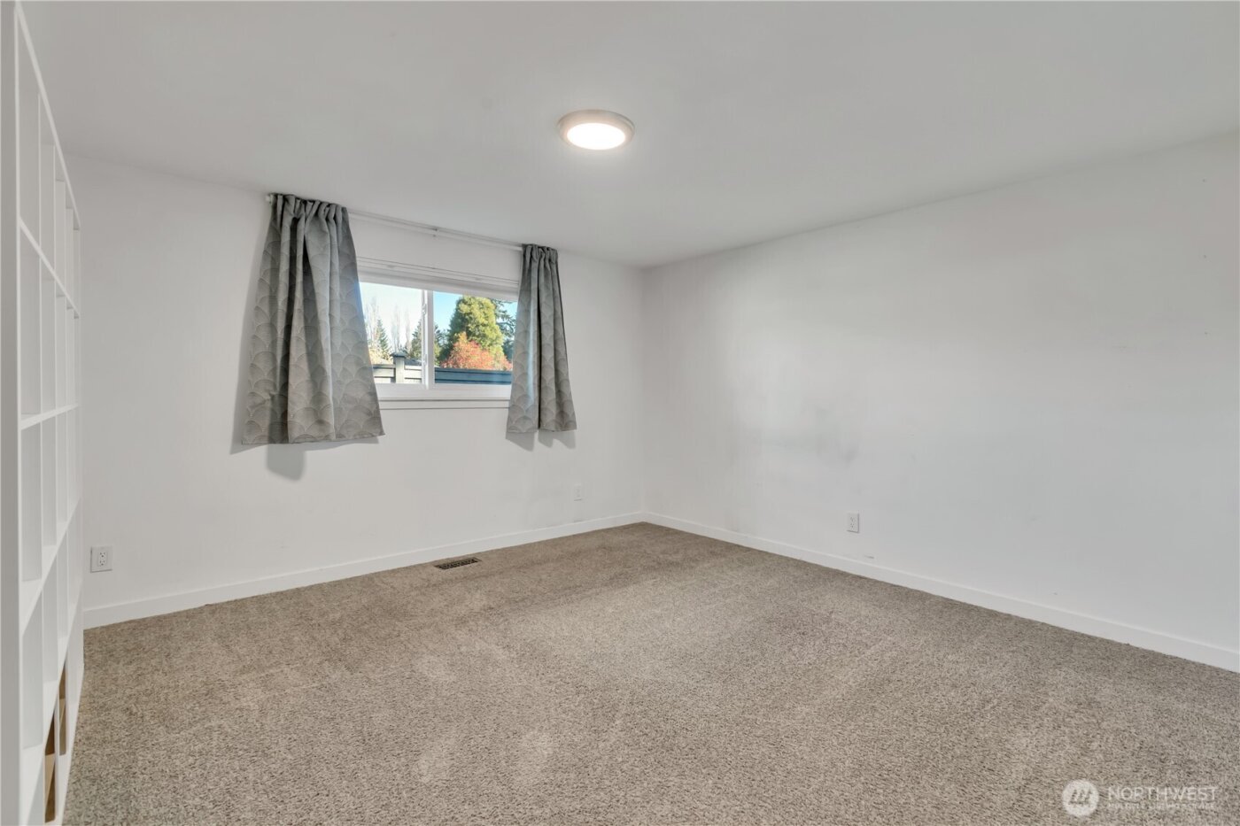 812 Maplewood Avenue , Kent, WA 98030