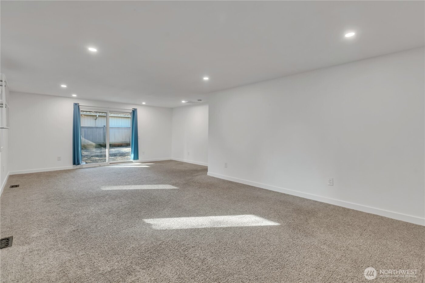 812 Maplewood Avenue , Kent, WA 98030