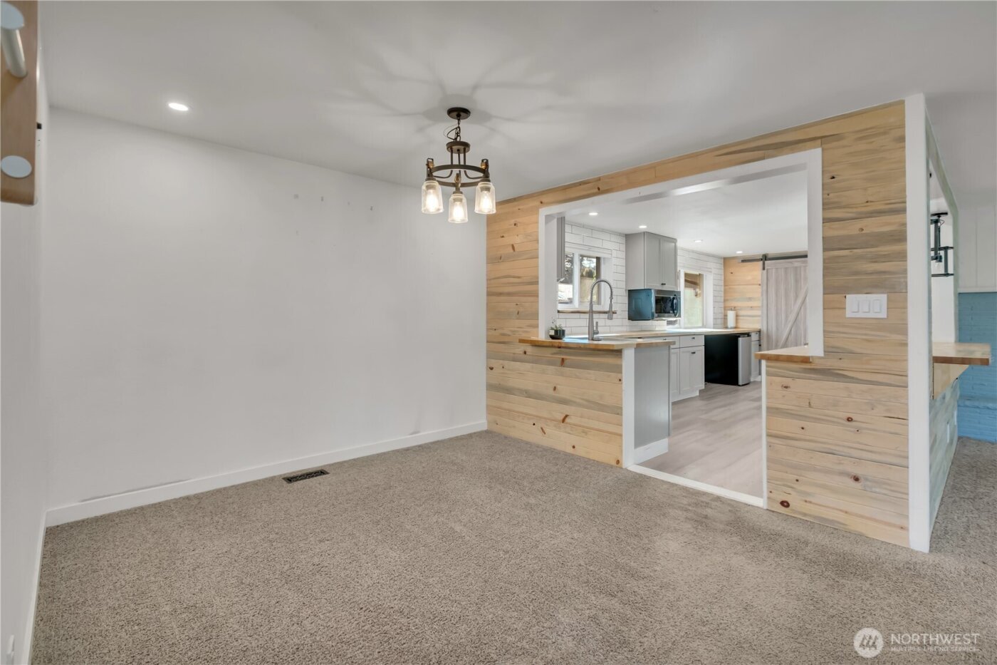 812 Maplewood Avenue , Kent, WA 98030