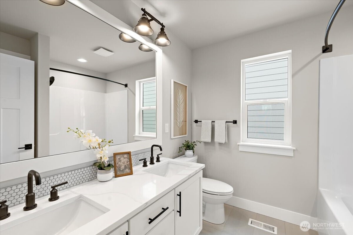 201 156th Place SW #MG 13, Lynnwood, WA 98087