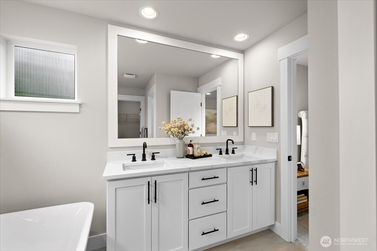 201 156th Place SW #MG 13, Lynnwood, WA 98087