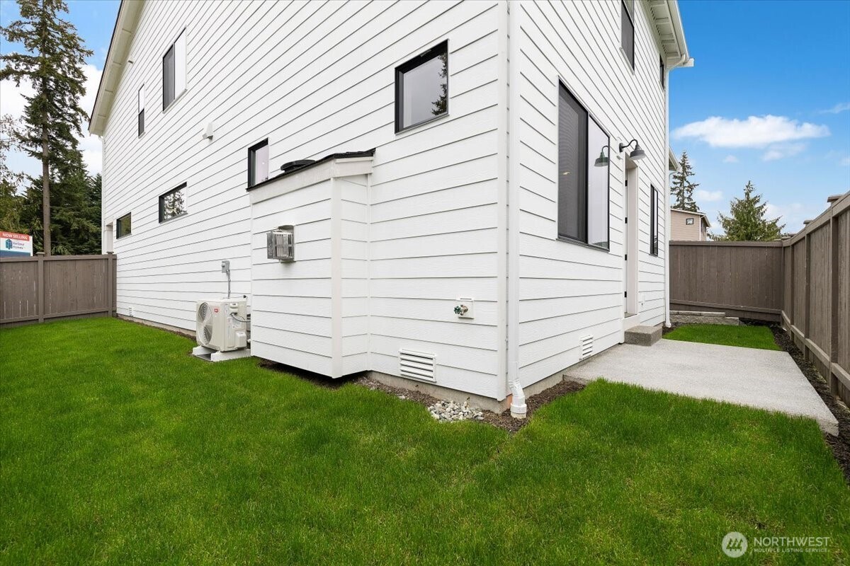 201 156th Place SW #MG 13, Lynnwood, WA 98087