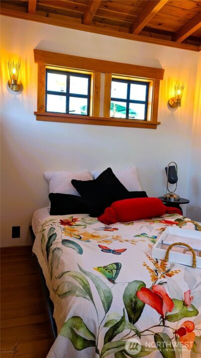 2040 Westlake Avenue N #17, Seattle, WA 98109 - Photo 16