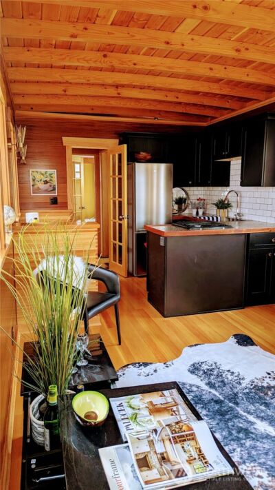 2040 Westlake Avenue N #17, Seattle, WA 98109 - Photo 6