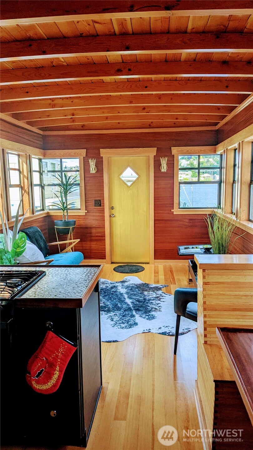 2040 Westlake Avenue N #17, Seattle, WA 98109