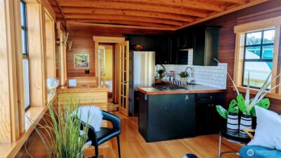 2040 Westlake Avenue N #17, Seattle, WA 98109 - Photo 10