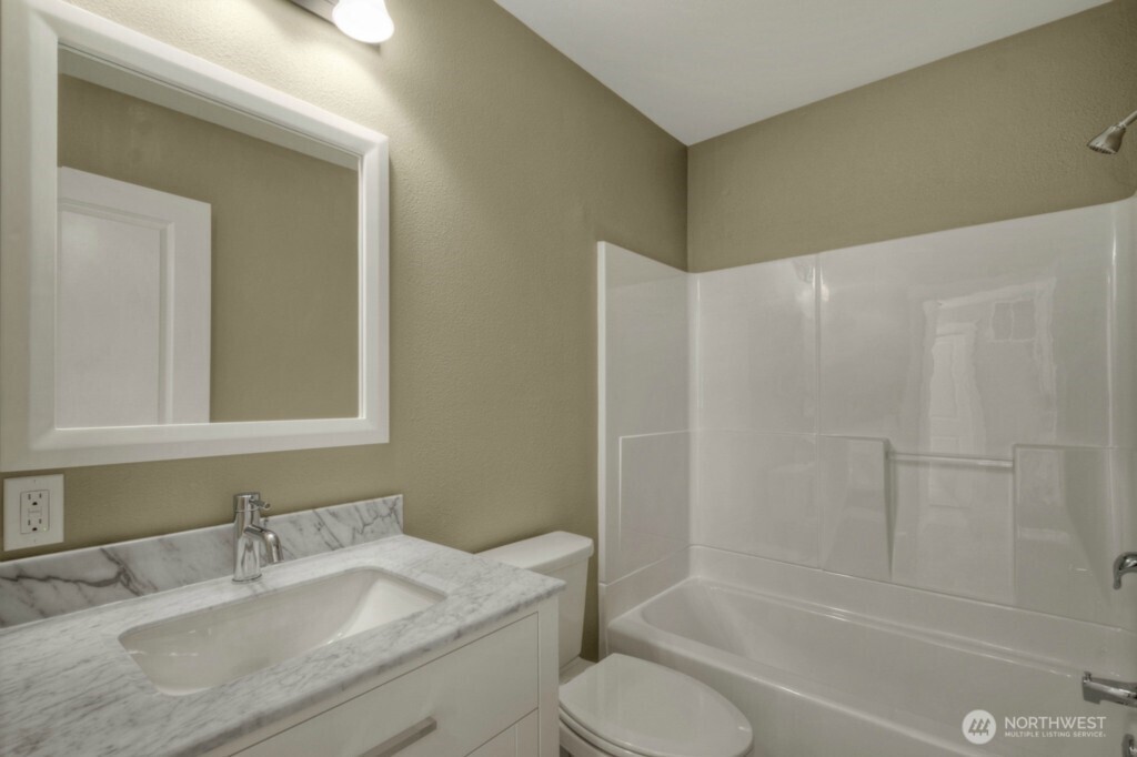 2222 Buckingham Drive SE, Olympia, WA 98501