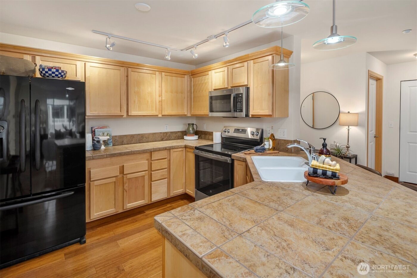 23940 NE 115th Lane #202, Redmond, WA 98053