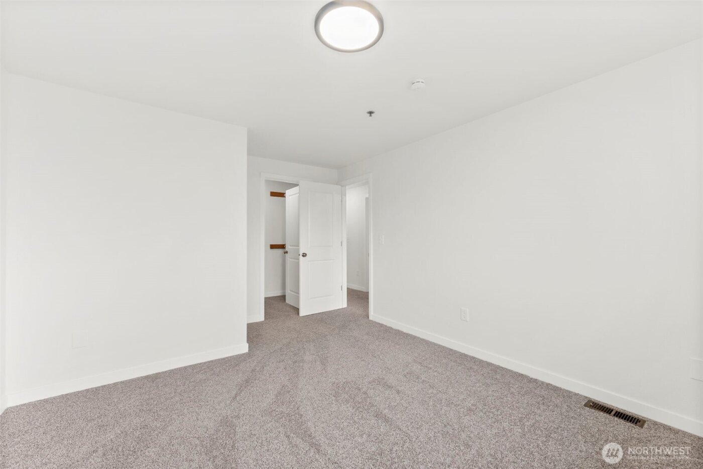 3939 10th Street SE #B3, Puyallup, WA 98374